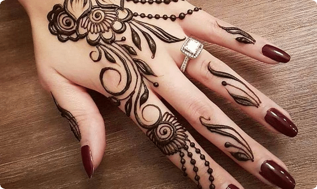 تفسير رؤية رسم الحناء في المنام لابن سيرين