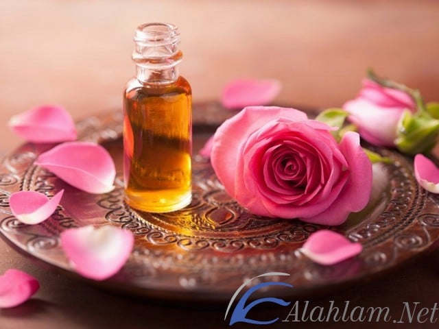 فوائد زيت الورد