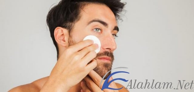 طرق طبيعية لتنظيف البشرة الدهنية للرجال