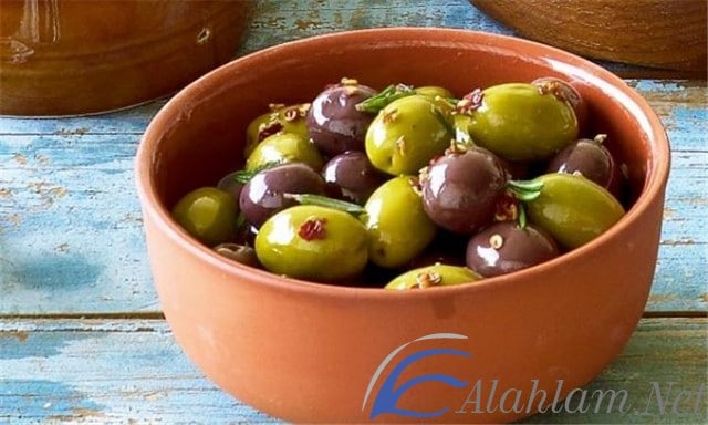 طريقة تخليل الزيتون الأخضر والأسود