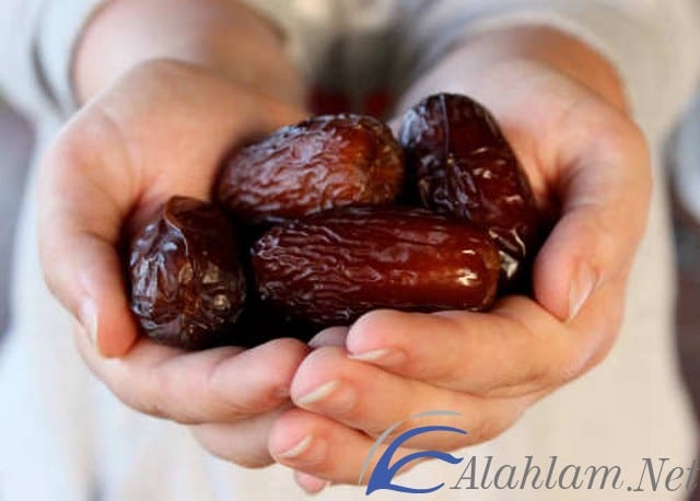فوائد البلح الأسود باللبن 1